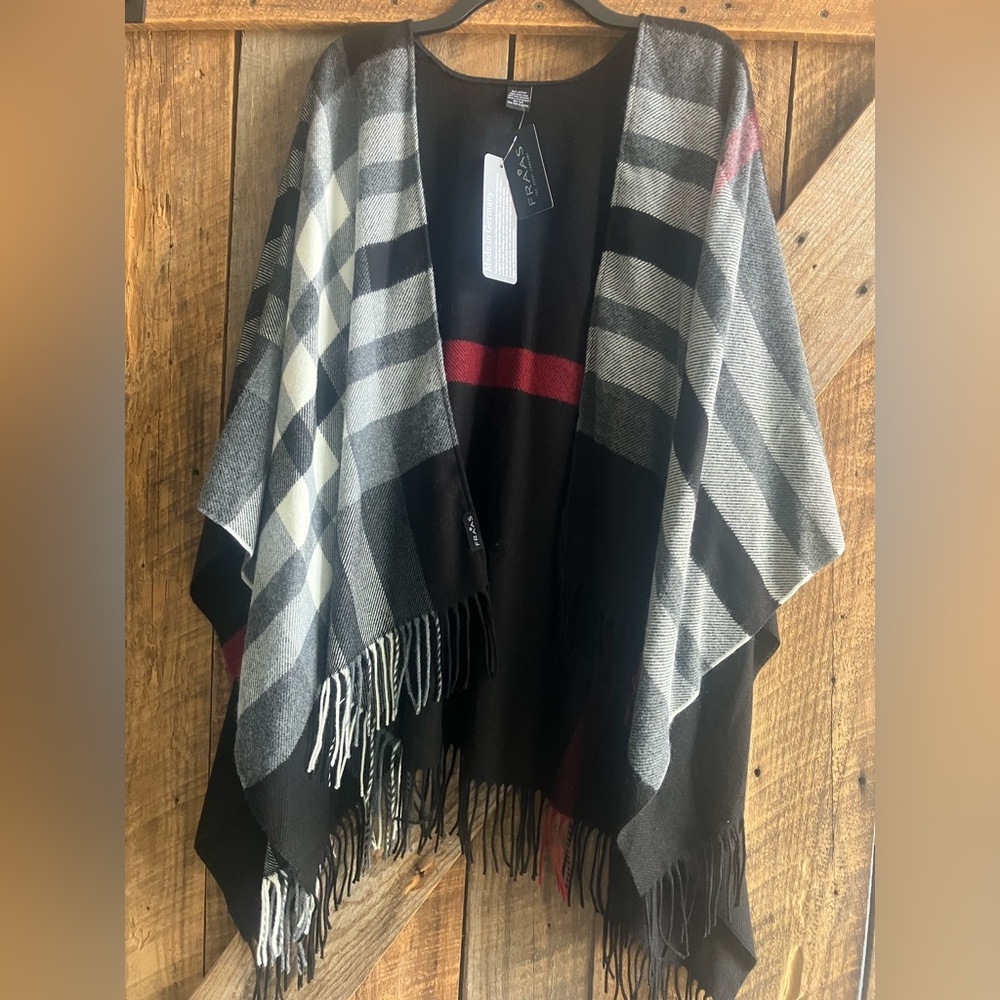 Fraas Black and Gray Striped Cape